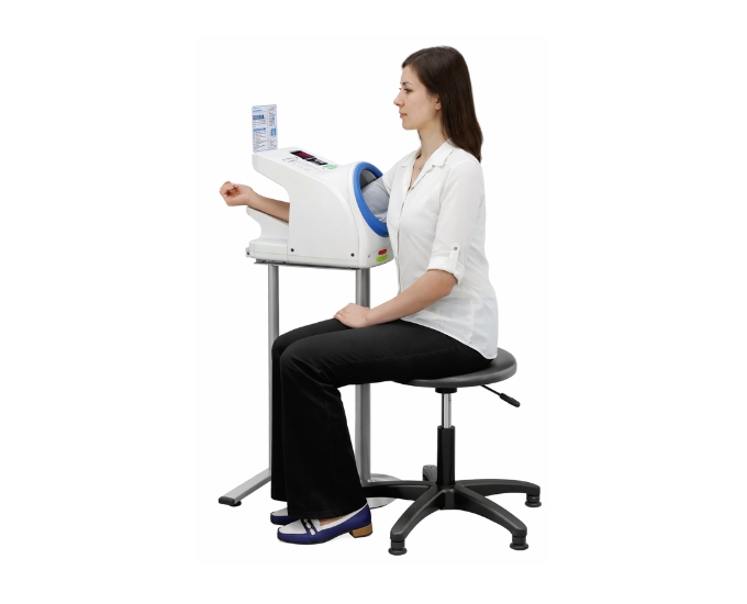 Fully Automatic Blood Pressure Monitor for Clinical and Home Use