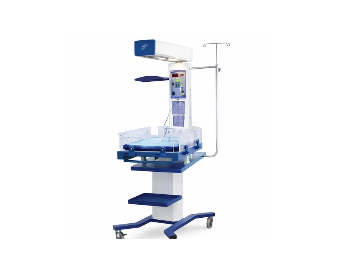 Radiant Warmer for Neonatal Care with Temperature Control and Infant Bed